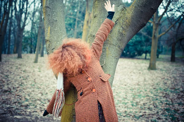 Woman at the park — Stock Photo, Image