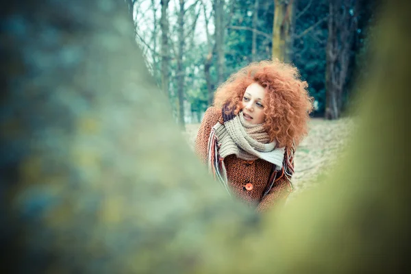 Woman at the park — Stock Photo, Image