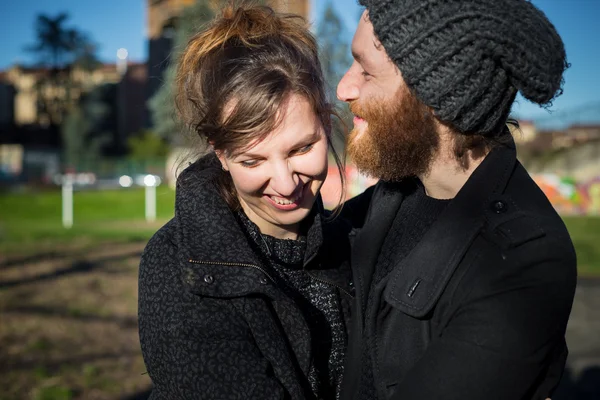 Couple  lifestyle outdoor — Stock Photo, Image