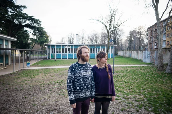 Jóvenes hipster cuople amantes — Foto de Stock