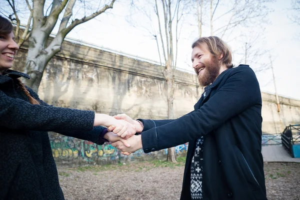 Jóvenes hipster cuople amantes — Foto de Stock