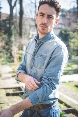 moda model adam