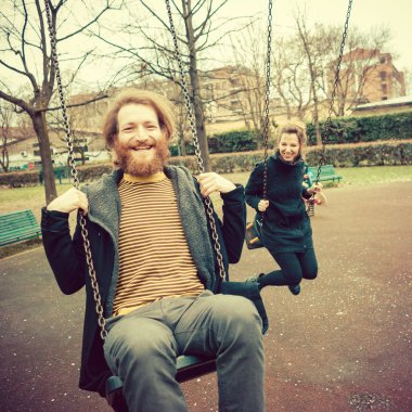 Genç modern şık çift