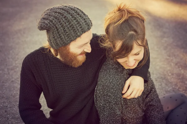 Couple using tablet — Stock Photo, Image