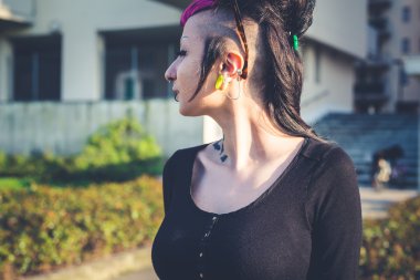 Punk karanlık kız