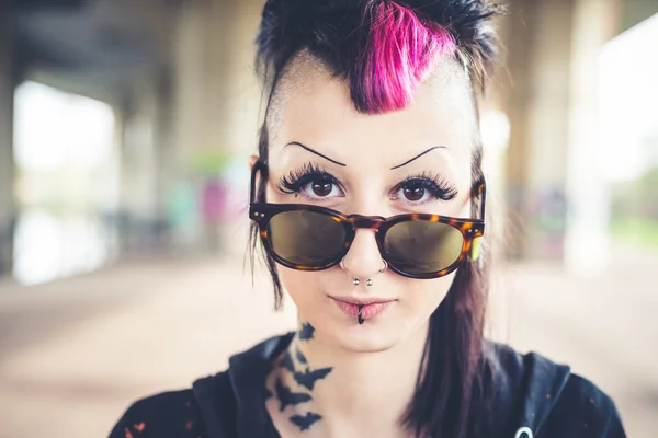 Punk mörk flicka — Stockfoto