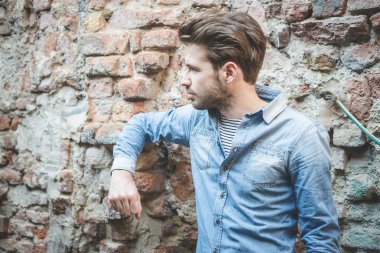 moda model adam
