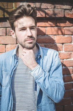 moda model adam