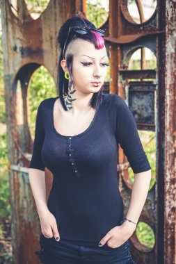 Punk karanlık kız