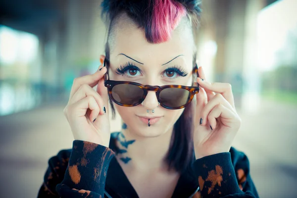 Punk ragazza scura — Foto Stock