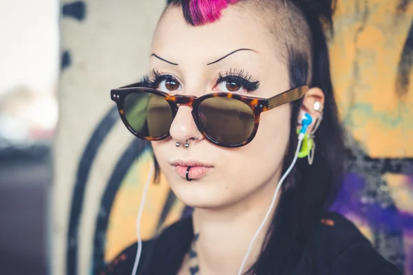 Punk donker meisje — Stockfoto