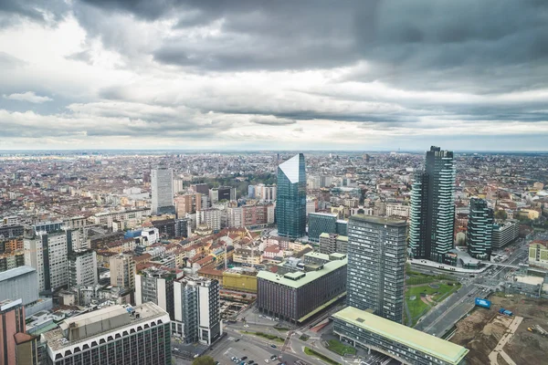 Skyline van stedelijke stad — Stockfoto