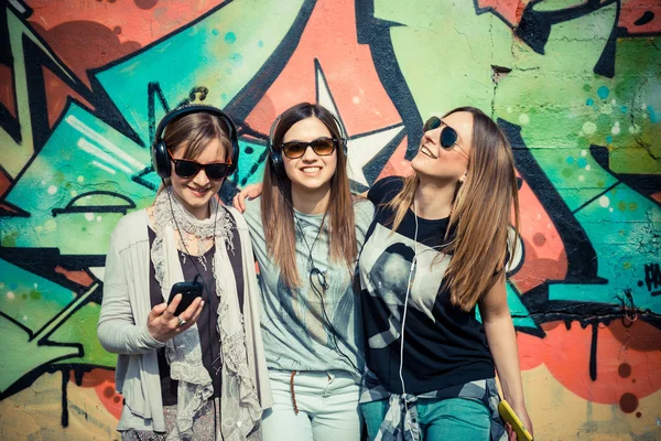 Three beautiful friends authentic — Stock Photo, Image