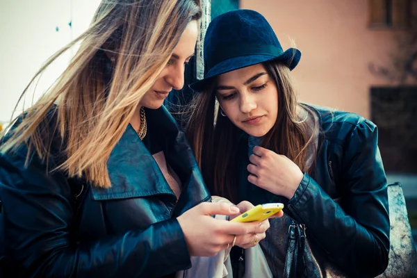 Two beautiful friends authentic — Stock Photo, Image