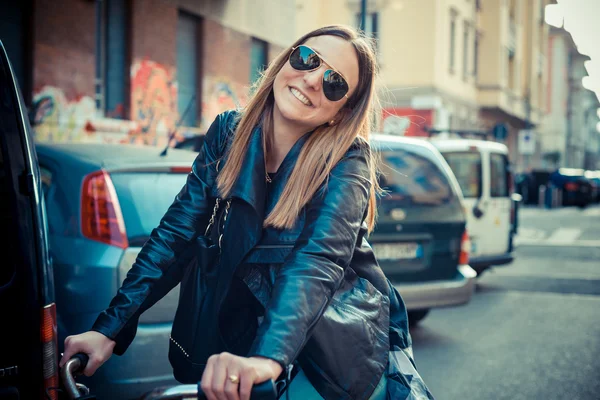 Young beautiful blonde woman — Stock Photo, Image