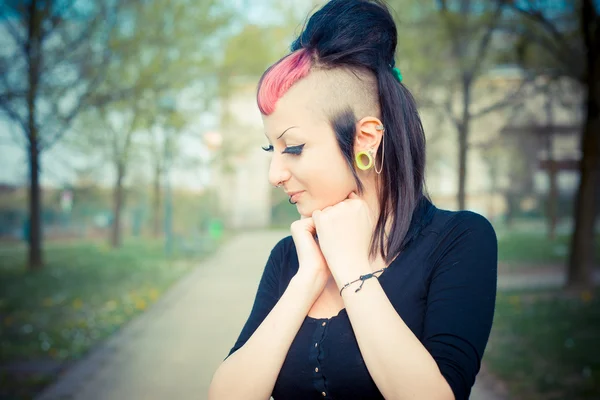 Krásná punková dívka — Stock fotografie