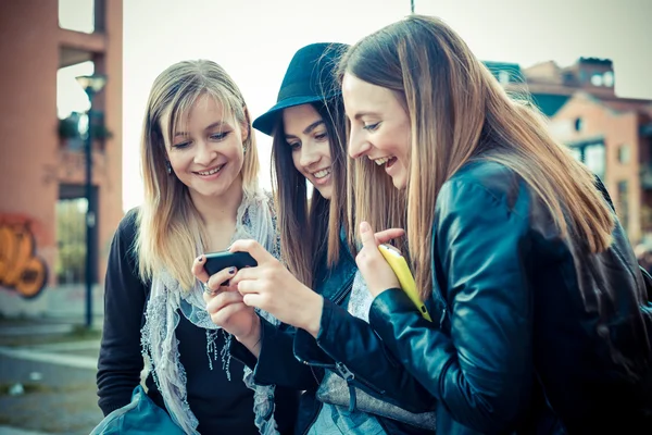 Drie prachtige vrienden — Stockfoto