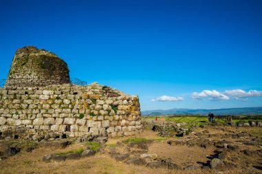 Sardunyalı nuraghe doğal peyzaj