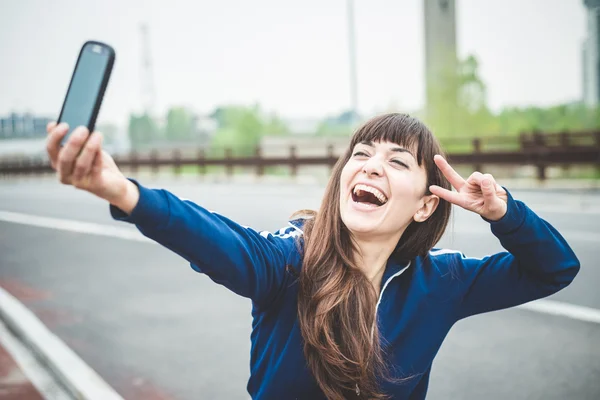 Krásná žena selfie — Stock fotografie