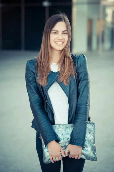 Jovem mulher bonita — Fotografia de Stock