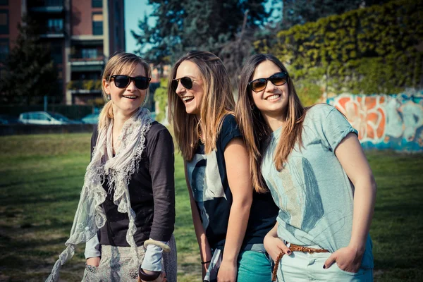 Three beautiful friends authentic — Stock Photo, Image