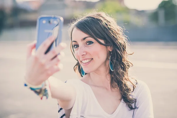 Woman with smart phone — Stock Photo, Image