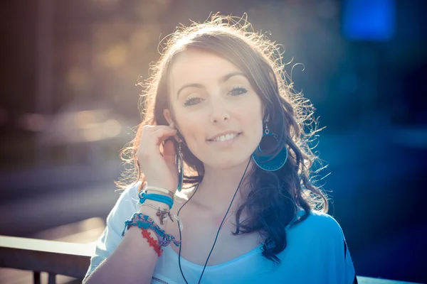 Frau mit Smartphone — Stockfoto