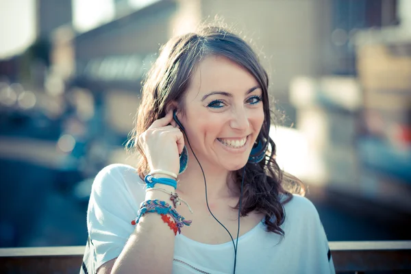 Femme avec téléphone intelligent — Photo