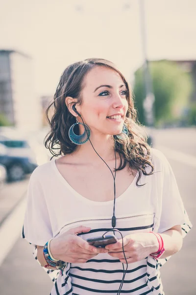 Mujer con teléfono inteligente —  Fotos de Stock