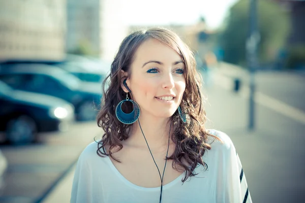 Femme avec téléphone intelligent — Photo