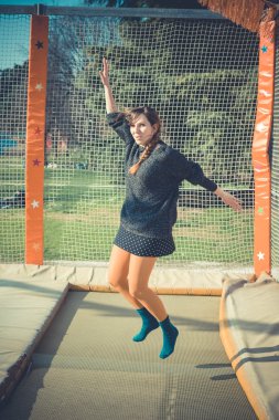 hipster kadın atlama