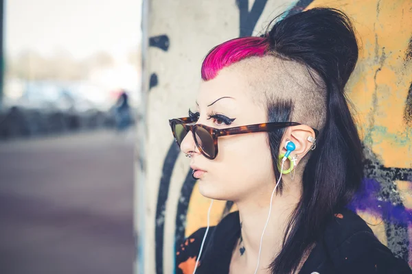 Beautiful punk girl — Stock Photo, Image