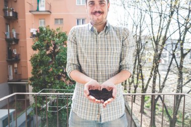 toprak holding eller