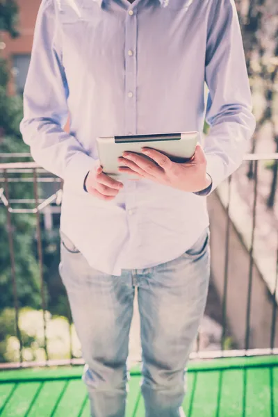 Hombre multitarea de negocios — Foto de Stock