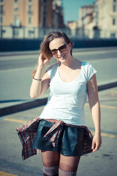 Jovem mulher bonita — Fotografia de Stock