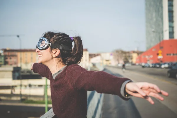 Vrouw in vlieger glazen — Stockfoto