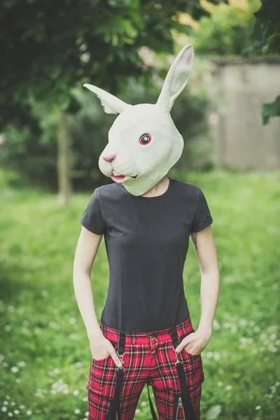Kobieta lesbijki maska królik — Zdjęcie stockowe