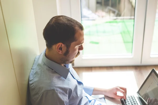 Elegant business multitasking multimedia man — Stock Photo, Image