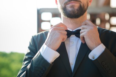 yakışıklı hipster modern zarif bir adam