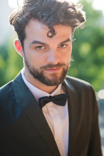 Schöner Hipster moderner eleganter Mann — Stockfoto