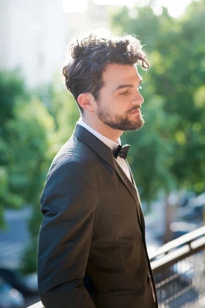 Schöner Hipster moderner eleganter Mann — Stockfoto