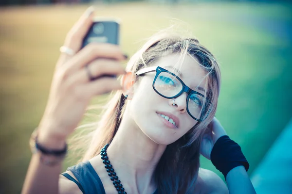 Mooie vrouw selfie — Stockfoto