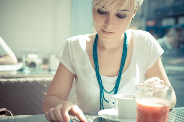 Hipster woman using smart phone — Stock Photo, Image