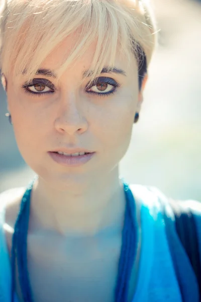 Beautiful young blonde short hair hipster woman — Stock Photo, Image