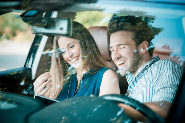 Couple lovers using tablet — Stock Photo, Image