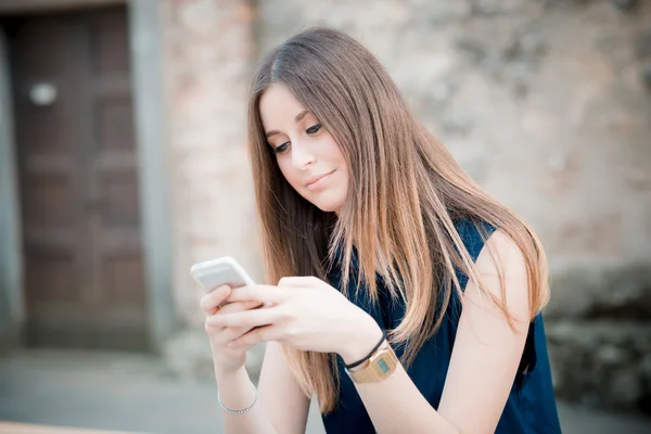 Jonge mooie hipster vrouw — Stockfoto