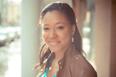 güzel Afrikalı genç kadın