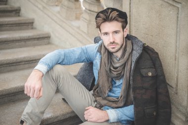genç yakışıklı moda model man