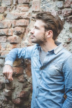 genç yakışıklı moda model man