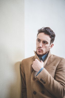 genç yakışıklı moda model man